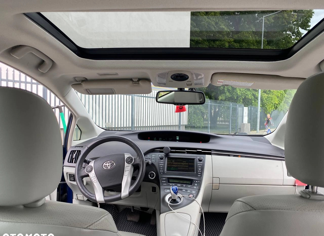 Toyota Prius cena 41000 przebieg: 241000, rok produkcji 2011 z Radzymin małe 92